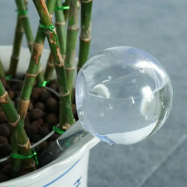 Practical PVC Travel House Plant Bulb Shape Waterer Globes Irrigation Patio Lawn Garden Pot Cans Automatic Self Watering