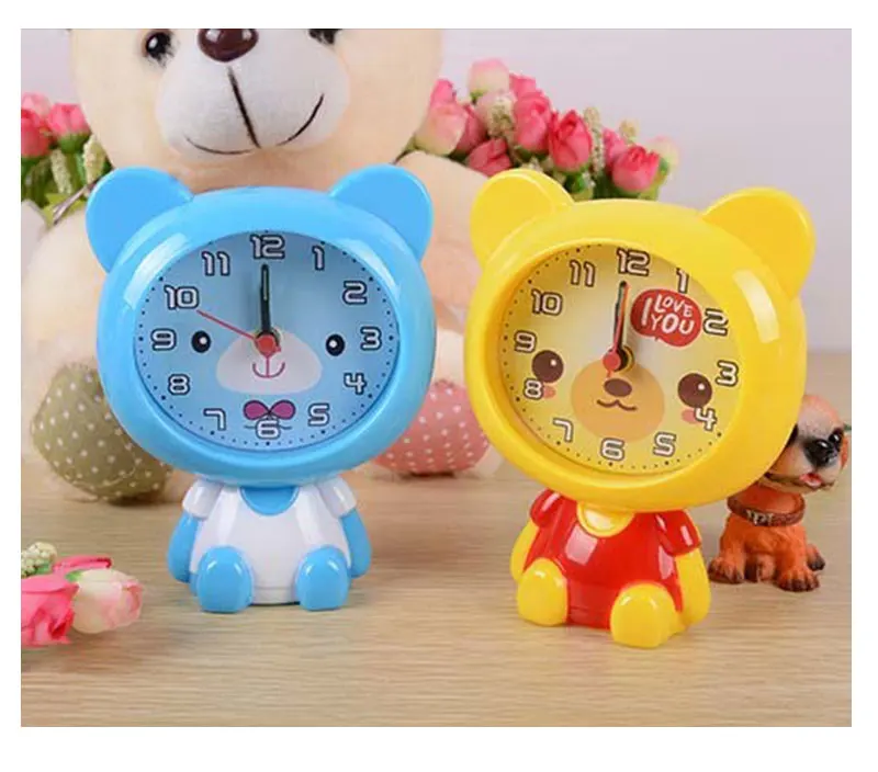 Детские Кварцевые часы с мультяшным медведем и батареей, будильник для украшения дома, настольные часы с фигуркой, пластиковые настольные часы