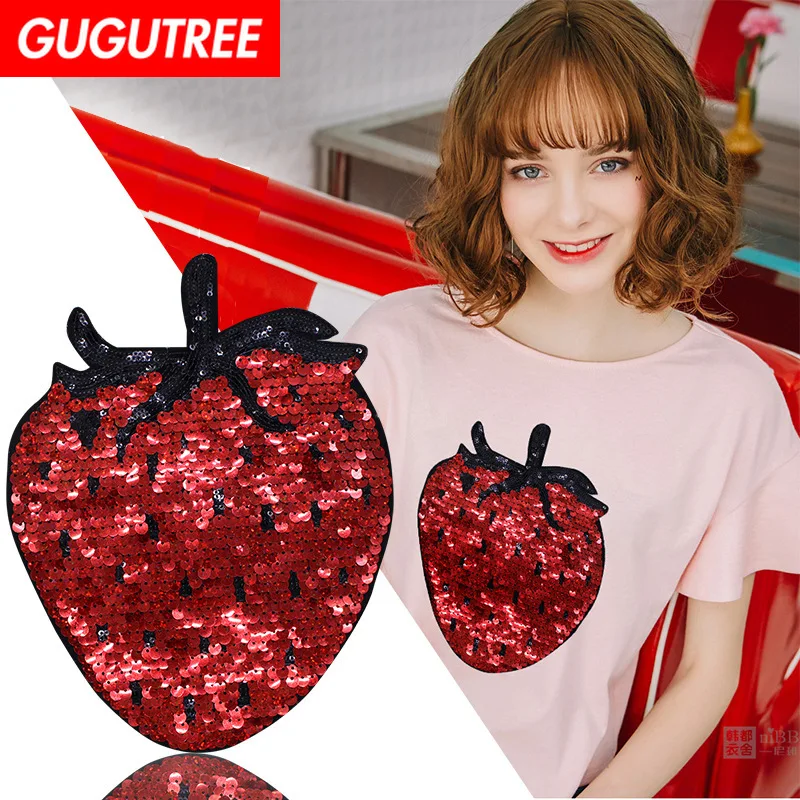 

GUGUTREE embroidery Sequins big strawberry patches fruits patches badges applique patches for clothing XC-456
