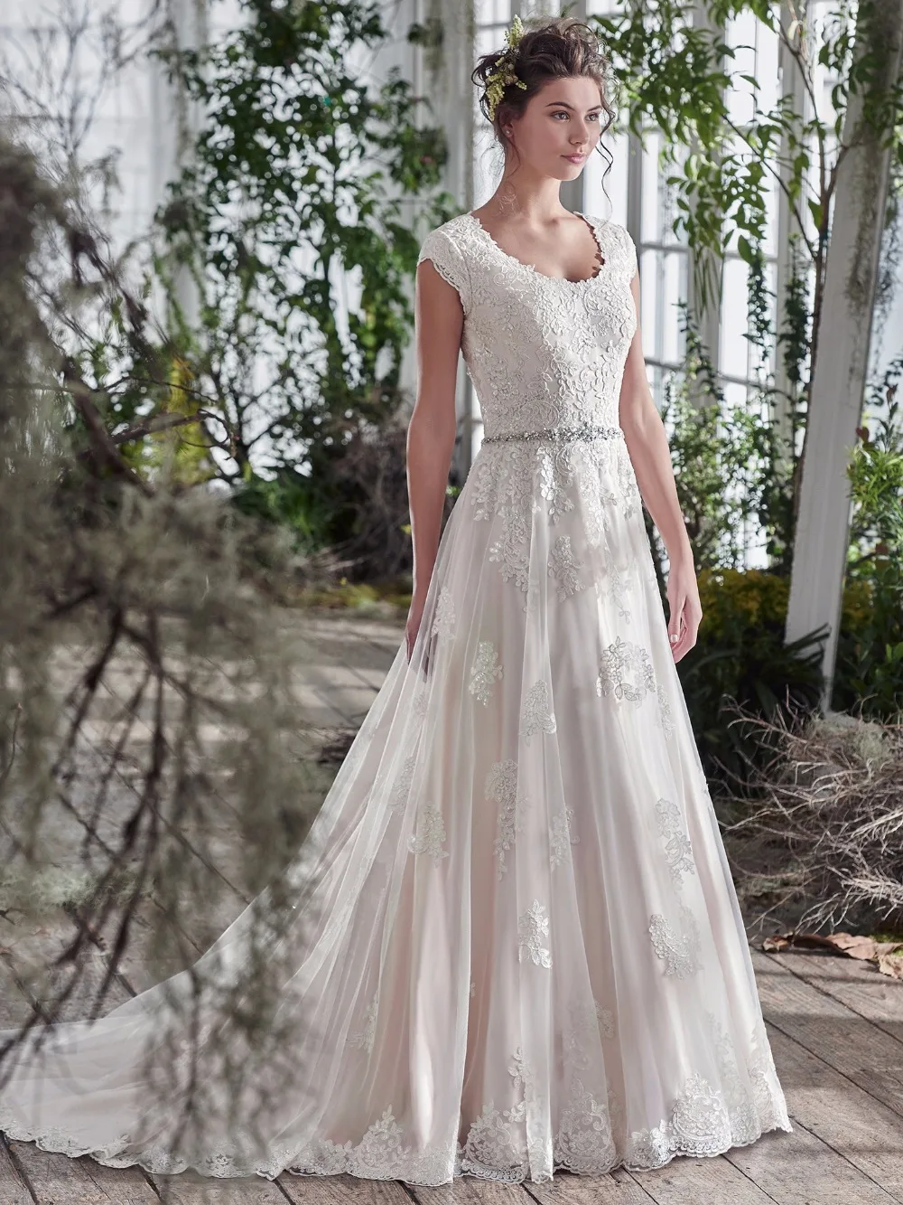 

Vintage Lace Appliques A-line Modest Wedding Dresses With Cap Sleeves Vestidos De Novia Scoop Buttons Bridal Gowns 2016 New