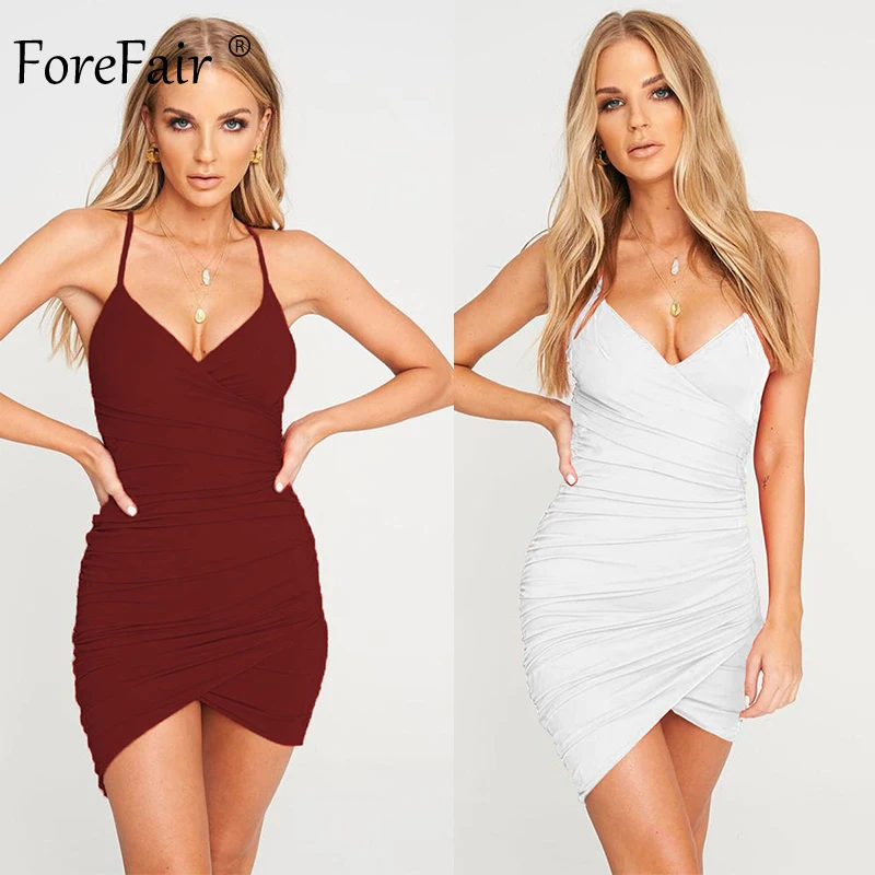 Forefair مثير قصيرة البسيطة اللباس المرأة الصيف الصليب تعادل السباغيتي حزام Ruched عارية الذراعين الأبيض الأحمر الأسود ليلة نادي Bodycon اللباس