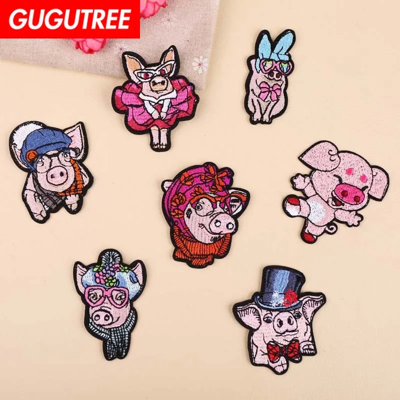 

GUGUTREE embroidery pig patches cartoon animal patches badges applique patches for clothing YX-252