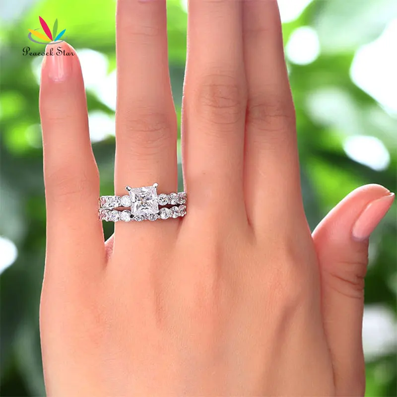 fr8135_hand_1