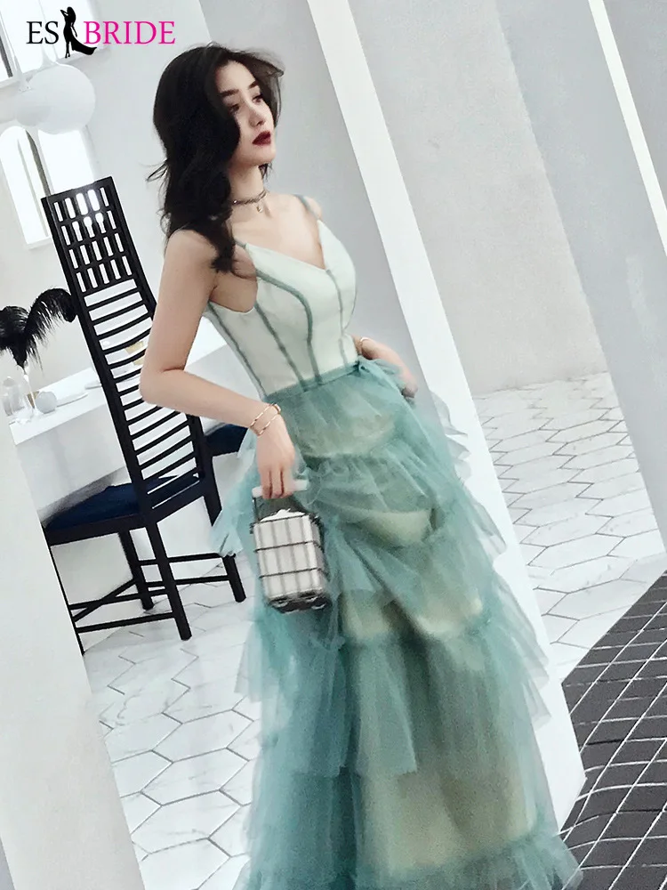 Green Sexy V-neck Formal Dresses Evening Gown 2019 Evening Dresses Long Evening Dress Student Party Robe De Soiree ES2485 Green Sexy V-neck Formal Dresses Evening Gown 2019 Evening Dresses Long Evening Dress Student Party Robe De Soiree ES2485