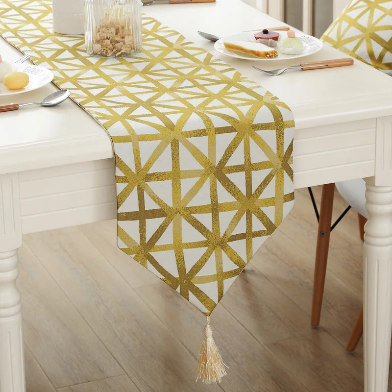 

Simple Modern Rice-Shaped Geometric Yellow Table Runner With the Same Style of Fashion Pillowcase ML193C