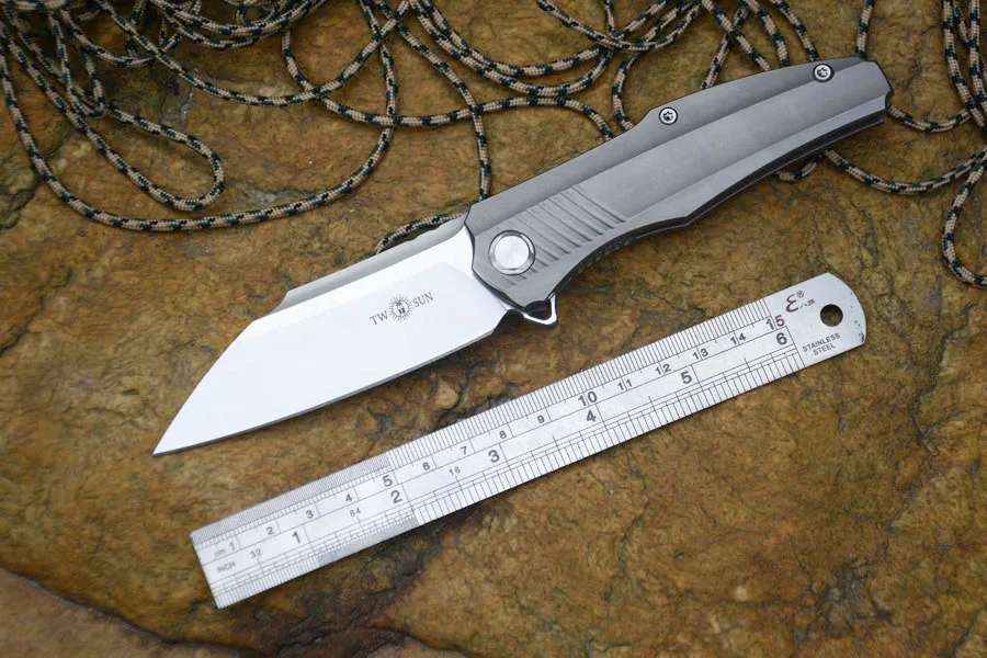 

TWOSUN Brand Knife D2 Blade Fold Knives Titanium alloy Handle Survival Outdoor Pocket Gift Knife TS50 Model Free shipping
