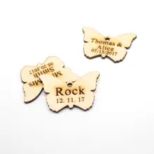 100* Персонализированные Гравированные деревянные вина Шарм пользовательские деревянные бабочки бирки вечерние подарки украшения сувениры