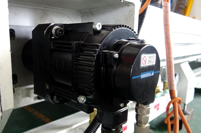 6 кВт древесины cnc маршрутизатор 1325 hsd воздушного охлаждения шпинделя 1300*2500 мм G