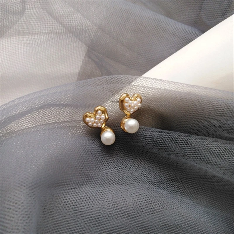 Romantic Love Heart Stud Earrings for Women Classic White Stimulated Pearl Earrings 2019 Gold Wedding Party Jewelry k&uuml;pe Q4