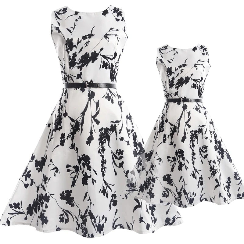 

Fashion Mother Daughter Dresses Summer 2017 Flower Print Mom and Daughter Dress Family Matching Clothes mae e filha Family Look