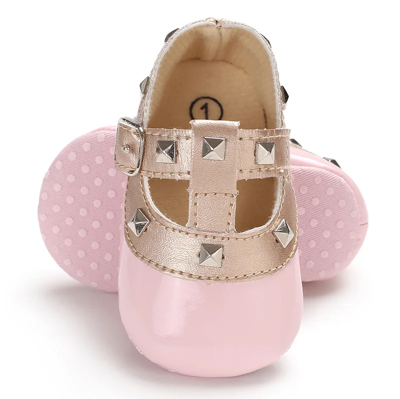 Новые стильные весенние мягкие кроссовки для новорожденных девочек, детская обувь из искусственной кожи, милая обувь для малышей 0-18 месяцев