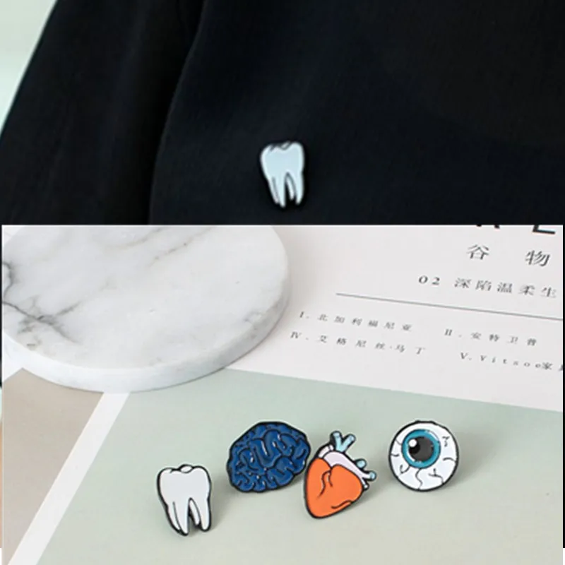 

Fashion Women brooch Europe United States, Japan and South Korea organ jun teeth eyes little heart amygdala brooch pin Z14