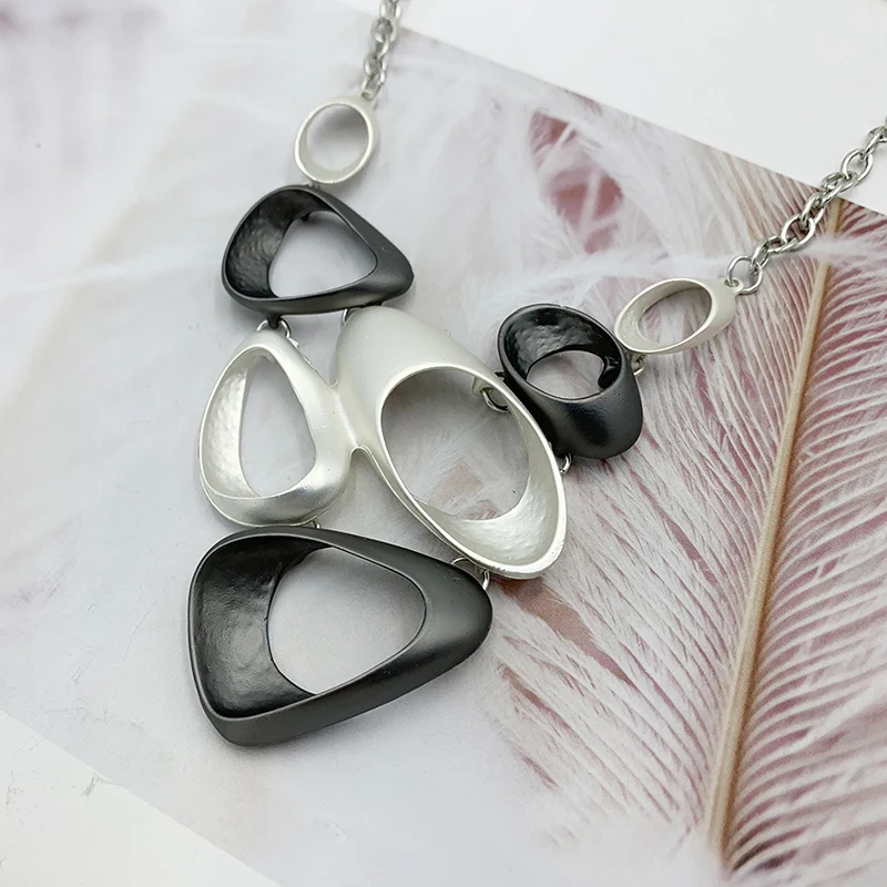 Fashion Circles Pendant Necklace Silver and Black Color Chunky Chain Women Choker Maxi Collar Statement Necklaces Jewelry