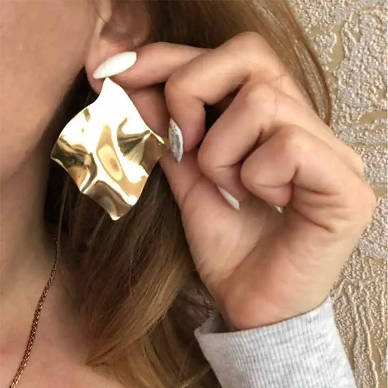 

New Fashion Ear Jewelry Geometric Glossy Irregular Stud Earrings For Women Girls Nice Gifts Hyperbole Brincos Femmes EB2126