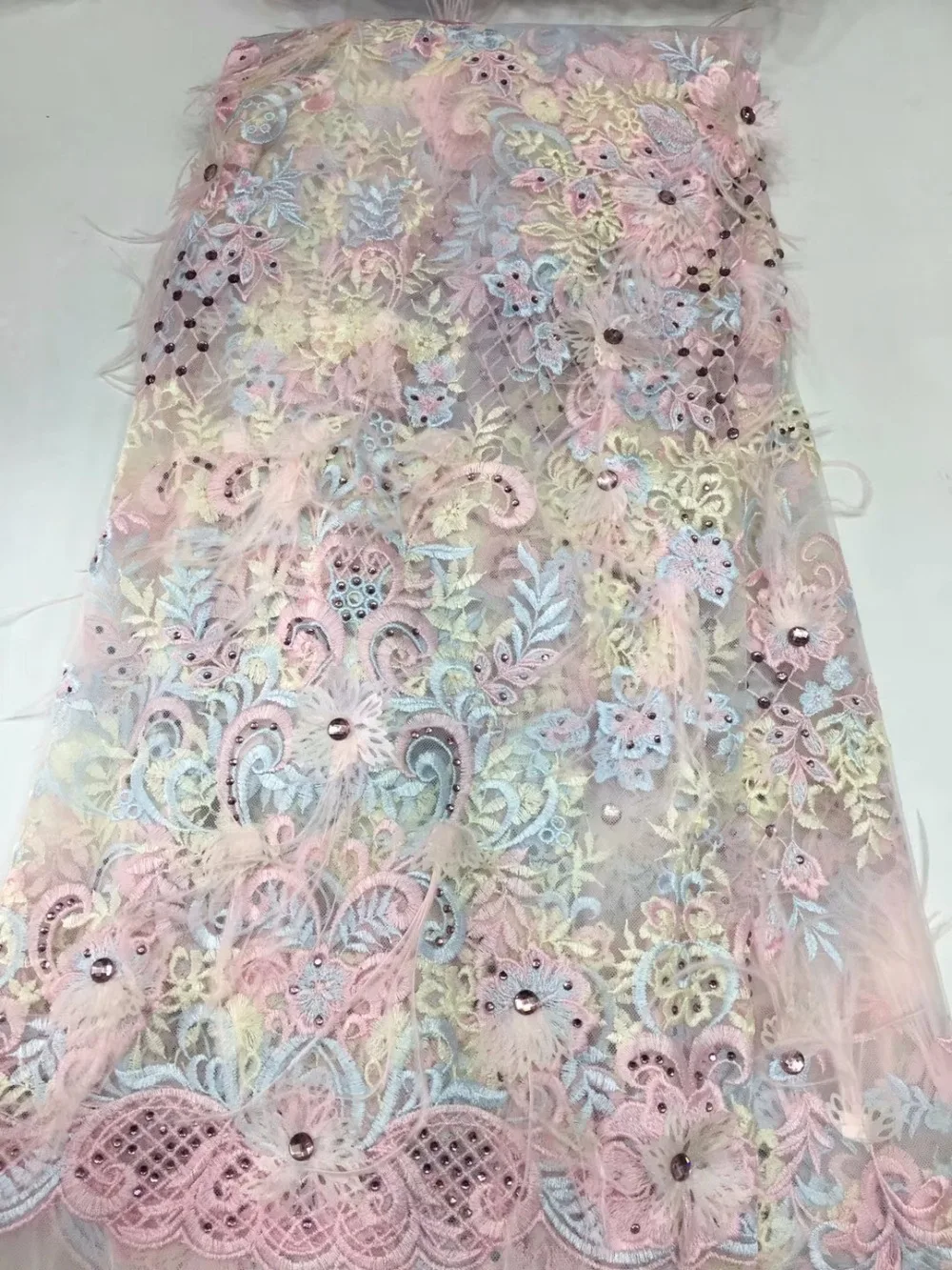 lace with feathers styles