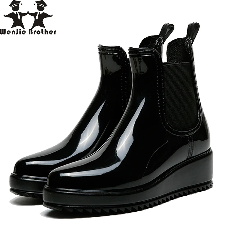 Skup Wenjie brat kobiety deszcz buty Slip On Side gumką dziewczyny na zewnątrz ulicy kostki RainbootPVC wodoodporne buty do wody kobieta