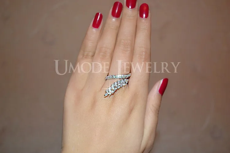UMODE Уникальное кольцо неправильной формы в виде потока с цирконием, огранка "Маркиз" UR0159