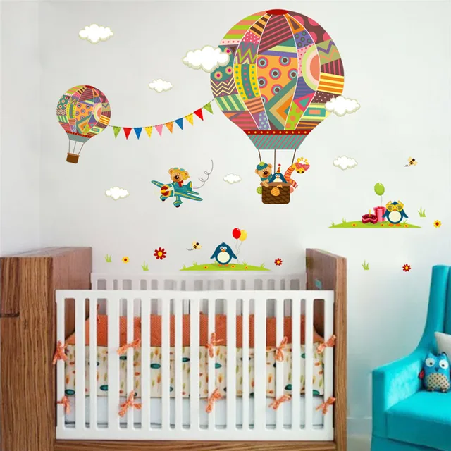 kleine zimmerrenovierung kinderzimmer bunt dekor, bunte fliegen heißluftballon kinderzimmer dekor wandaufkleber, Innenarchitektur
