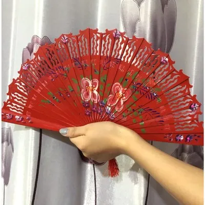 Новые продукты Cheongsam красный Craft Ladies'Folding Fan окрашенный деревянный полый двухсторонний вентилятор страстный испанский танец - Цвет: 4