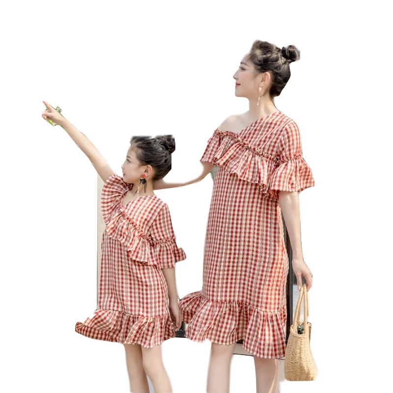 

2019 Summer Mommy and me Dress Plaid Red Strapless Dresses Family Matching Outfits Mom Daughter Fashion Dress Clothing