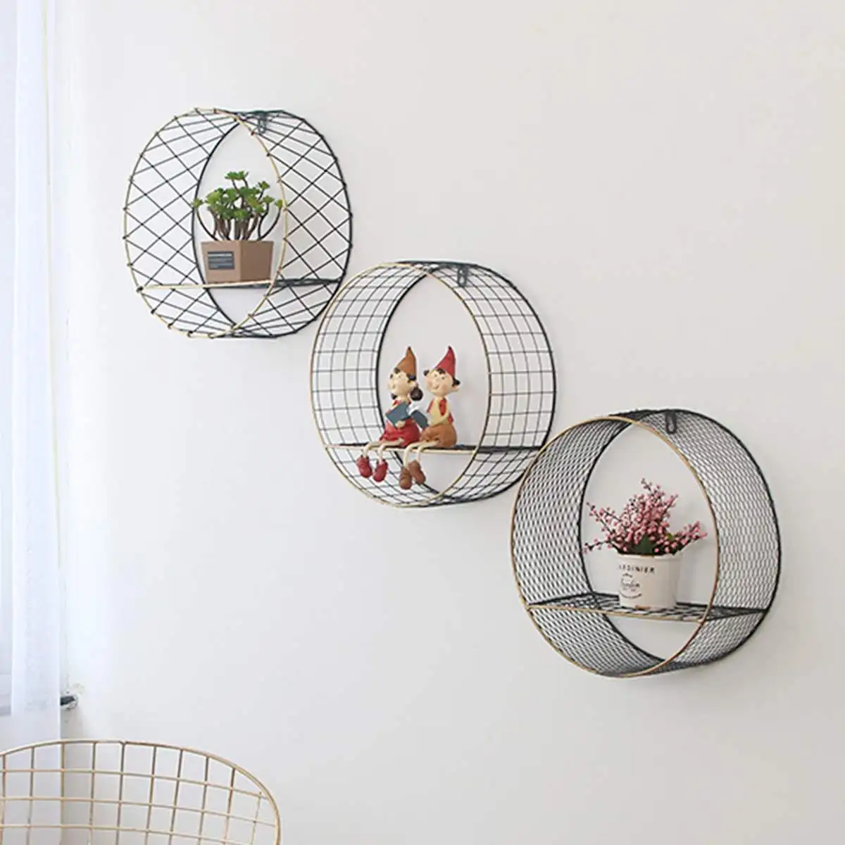 

Hollow Wall Decorative Wall Hanging Shelf Rack Nordic Wrought Iron Round Bookshelf Wall Home Shelves Storage Decor Accessories