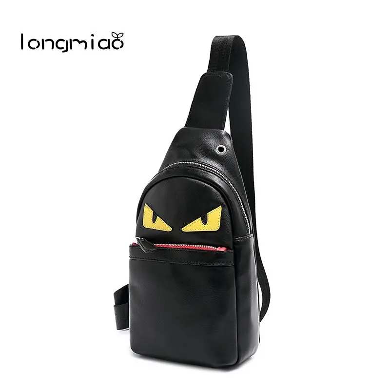 Goedkoop Longmiao Nieuwe Ontwerp PU Lederen Mannen Borst Packs Cartoon Little Monster Casual Reistas Vintage Schoudertassen Bolsa Masculina