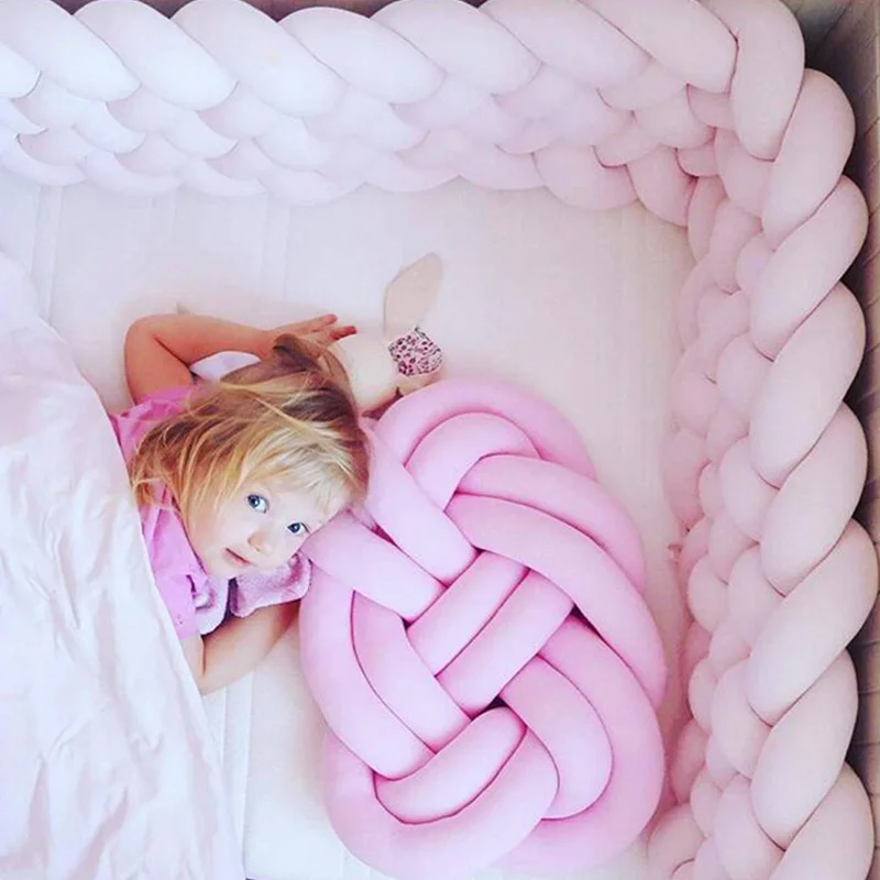 4589919977_378197899