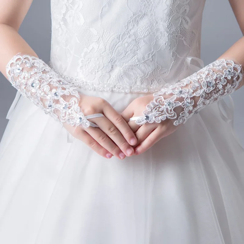 

Pretty cheap Free shipping finger elbow length one size children lace diamond wedding dress gloves