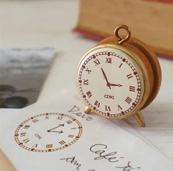 

Zakka| Japanese creative Decole retro compact clock alarm clock shape wooden seal