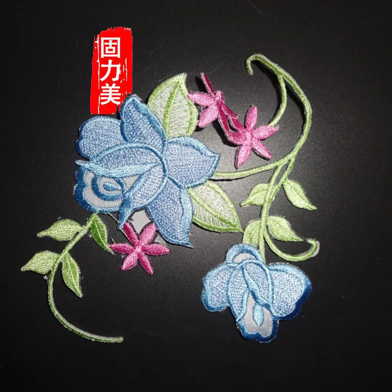 

2pcs pink rose white Flower rose Applique Clothing Embroidery Patch Fabric Sticker Iron On Patch Craft Sewing Repair Embroidered