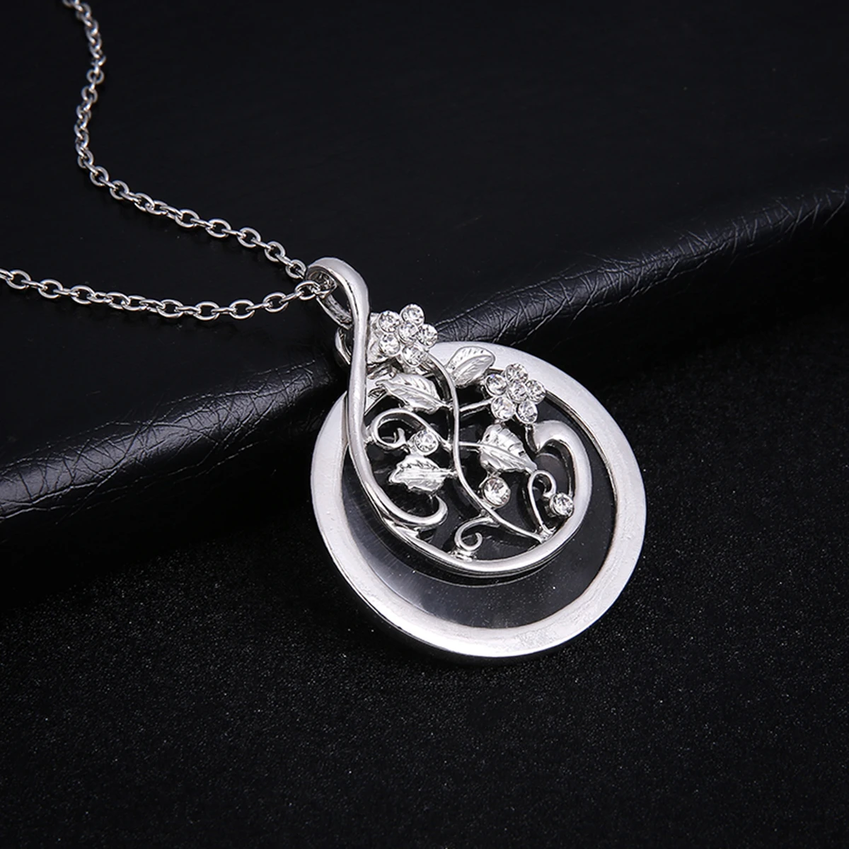 Retro Antique Statement Necklace Shellhard Crystal Cat Magnifying Glass Pendant Long Chain Necklace Fashion Jewelry For Women