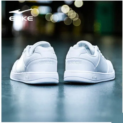 Erke المرأة الأحذية موضة الأحذية الرياضية تزلج أحذية بيضاء 2018 جديد