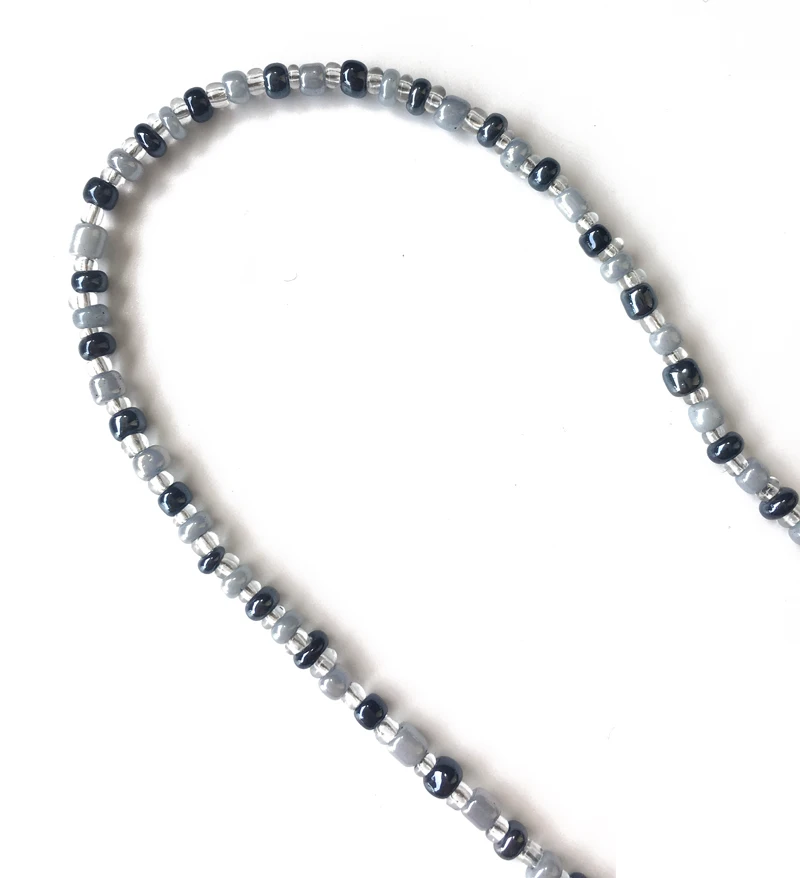 Small Beaded Glasses Chain Women detail (10)