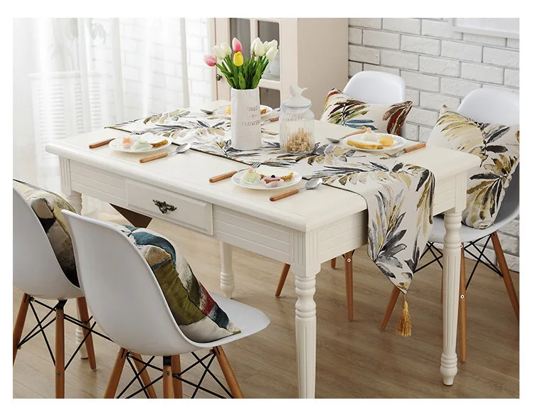 Modern Fashion Table Runner