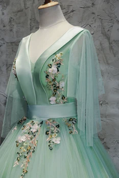 

fairy light green embroidery butterly sleeve cosplay ball gown medieval dress Renaissance gown queen Victorian/ Belle Ball