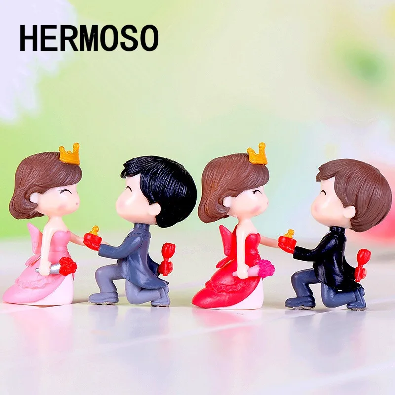 tiny bride and groom figurines
