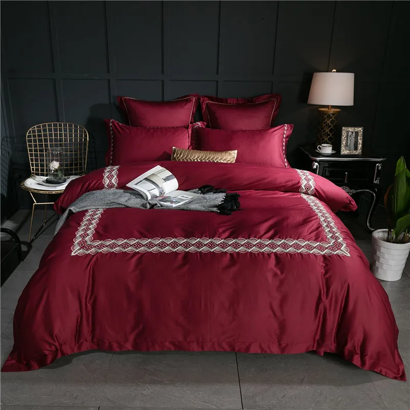 

An Extravagant European Style Embroidery Satin Long-staple Cotton Bedding Set Duvet Cover Bed Linen Bed sheet Pillowcases 4Pcs