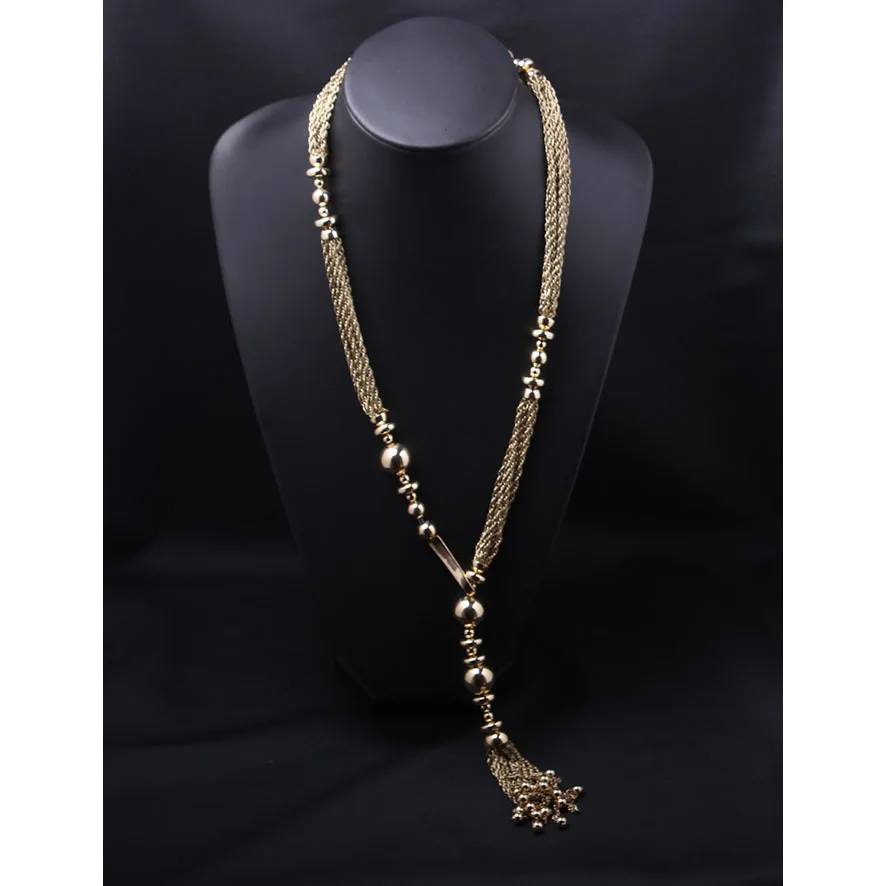 

Modern Fashion Design Golden Pendant Necklace for Women Elegant Sweater Chain