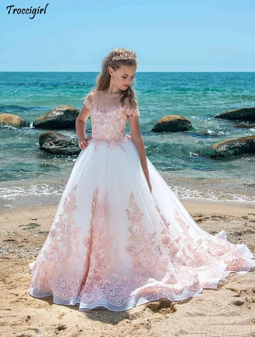 

Ivory Pink Lace Girls Pageant Dresses Sheer Neck Cap Sleeves Appliques Tulle Floor Length Ball Gown Birthday Holiday Dresses