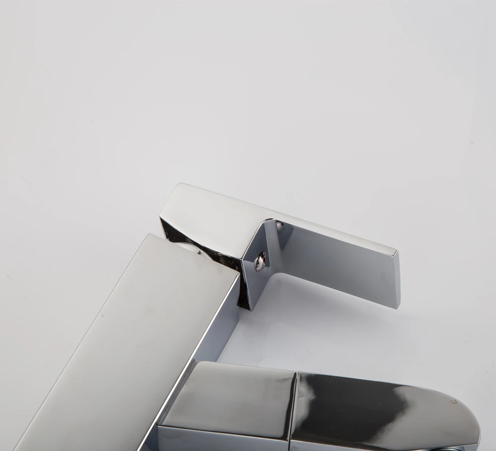 Pull Out Bathroom Faucet Deck Mount Mixer Tap with Hot and Cold Water Single Handle Crane Taps Torneira Banheiro Mci8