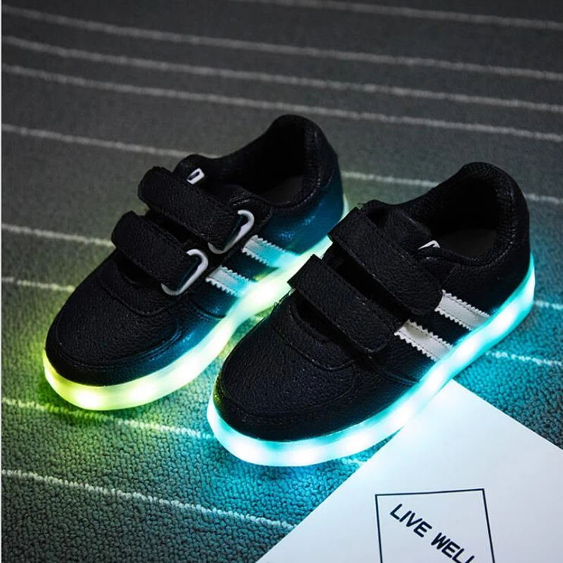 Led مضيئة رياضية لصبي الفتيات مصباح أنيق يصل عارضة الاطفال 11 الألوان في الهواء الطلق محاكاة وحيد متوهجة الأطفال حذاء Led مضيئة رياضية لصبي الفتيات مصباح أنيق يصل عارضة الاطفال 11 الألوان في الهواء الطلق محاكاة وحيد متوهجة الأطفال حذاء