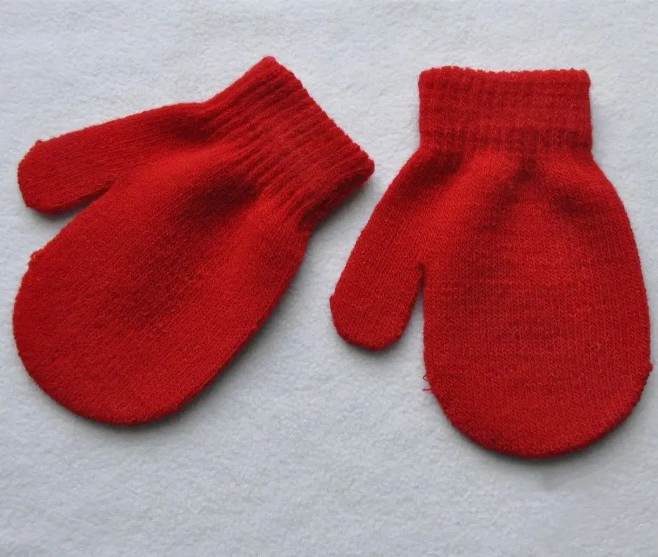 Варежки для новорожденных мальчиков и девочек, перчатки для маленьких мальчиков и девочек, однотонные зимние теплые мягкие детские перчатки, 7 цветов