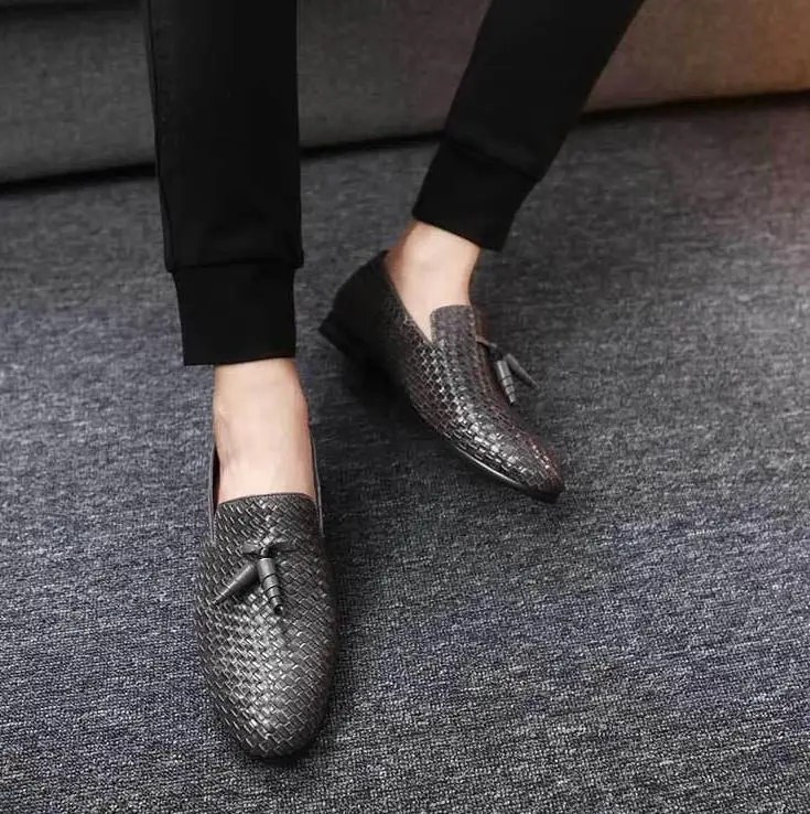 

2018 autumn new men's fashion wild comfortable sets of feet breathable retro fringe peas men's single shoes tide