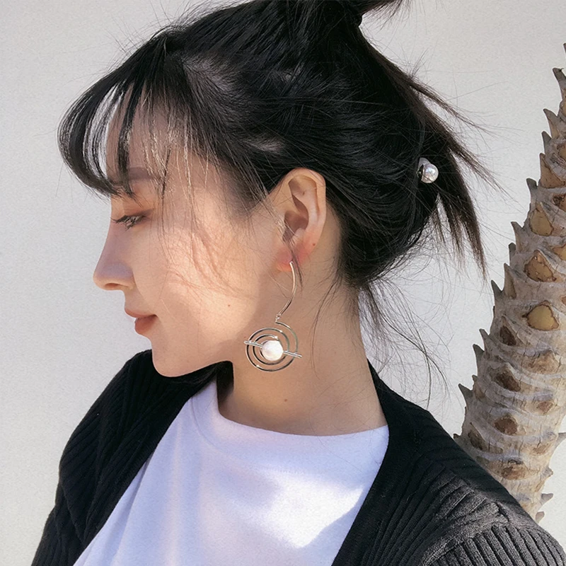 

S925 Silver Pin Exclusive Simple Metal Universe Pearl Dangle Earrings Exaggerated Star Track Long Tassel Drop Earring for Women