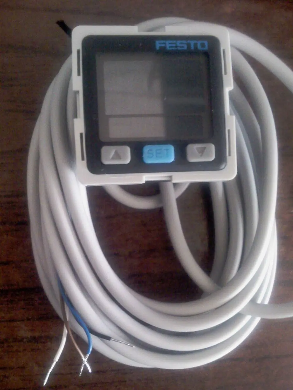 Excellent price FESTO new digital pressure switch SPABT P10 R18 2N K1 SA excellent priceswitch