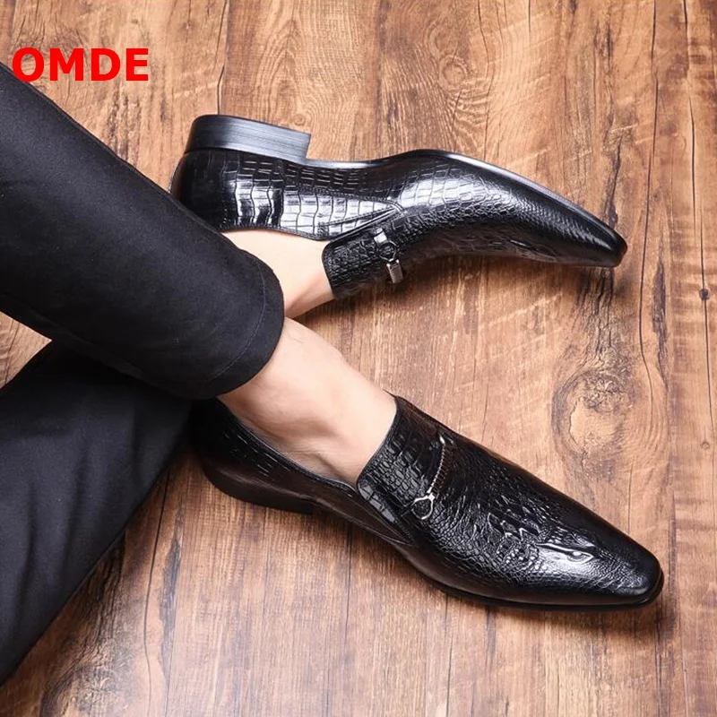 OMDE Crocodile Pattern Slip On Leather Shoes Men Pointed Toe Loafers Business Mens Formal Shoes Italian Leather Dress Shoes