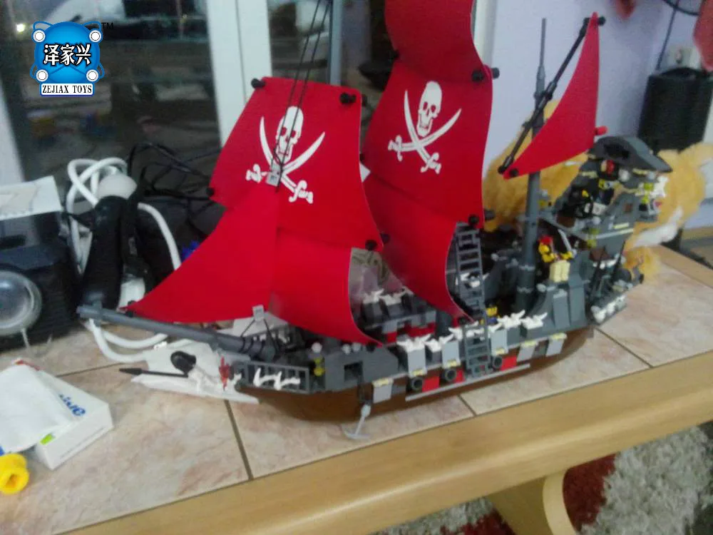 

Model building kits compatible with lepins city Pirates ship king 3D blocks Educational model building toys hobbies for children