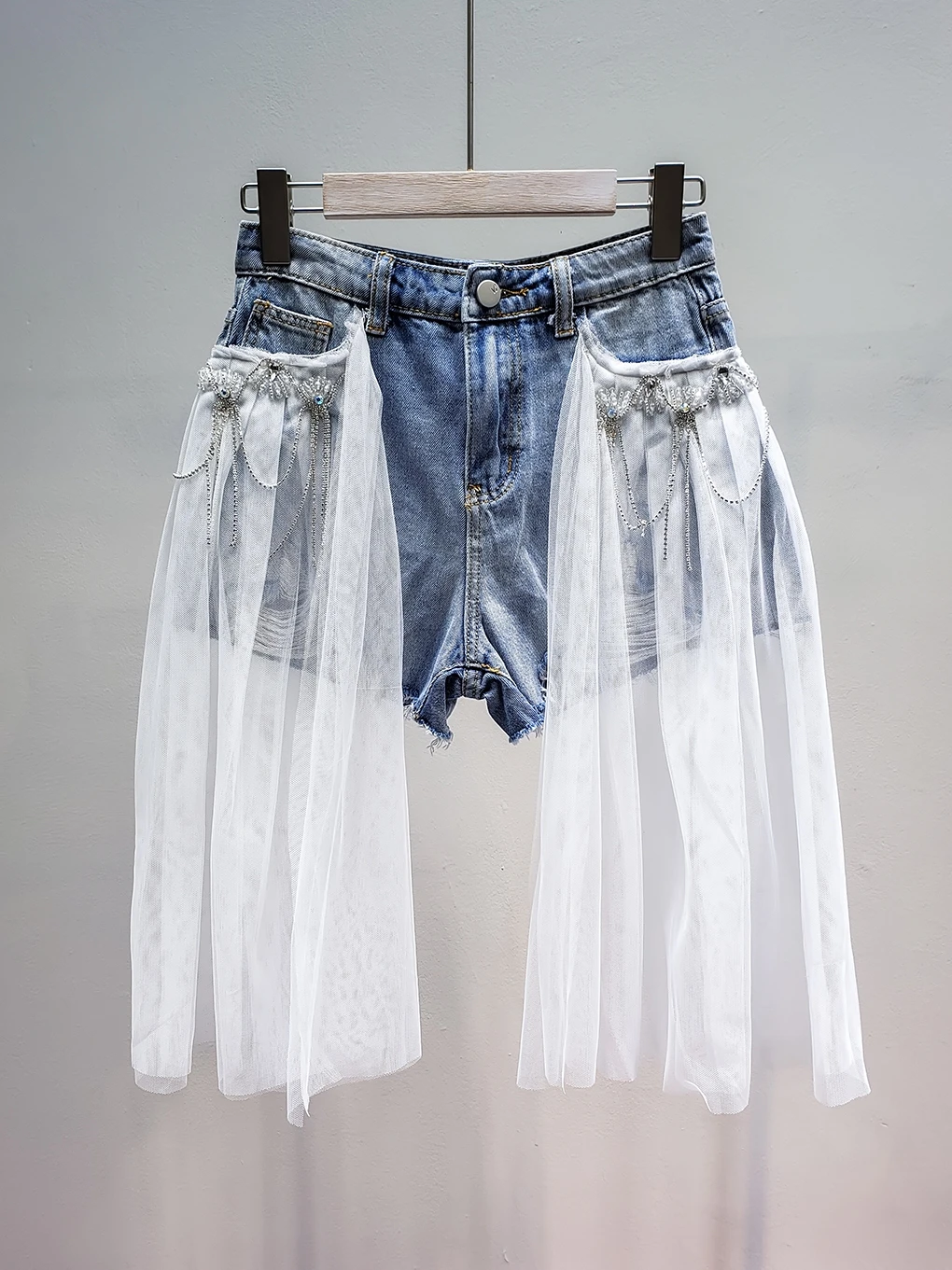 

Drill chain mesh denim shorts net red with the super hot sale heavy work tassel diamond stitching women short