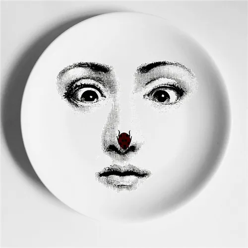 Горячая Красота иллюстрация Fornasetti тарелки настенные подвесные декоративные ремесленные блюда дома/отеля/бара/образца комнаты фон тарелка - Цвет: 17