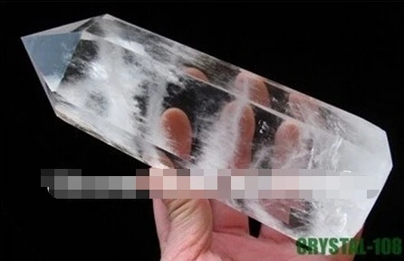 

A 324natural quartz rock crystal point polished (0601)